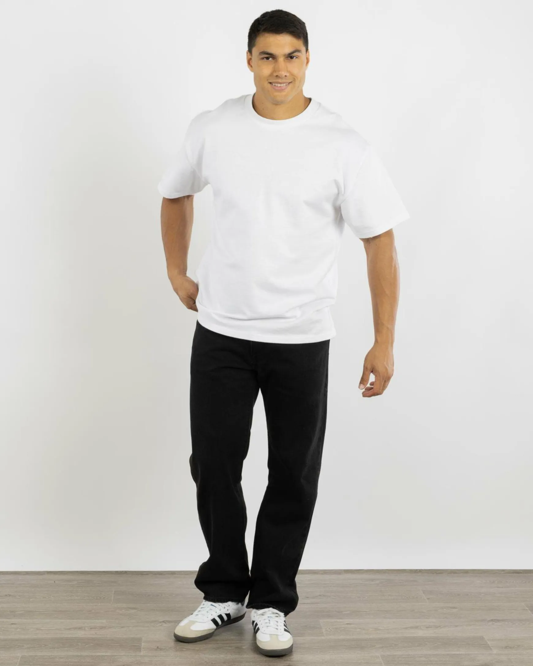 555 Relaxed Straight Jeans