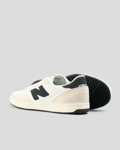 440 V2 Shoes