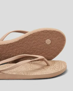 Antilles II Thongs