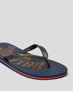 Arch Wave Thongs