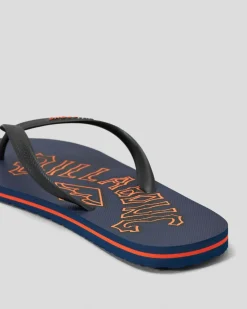 Arch Wave Thongs