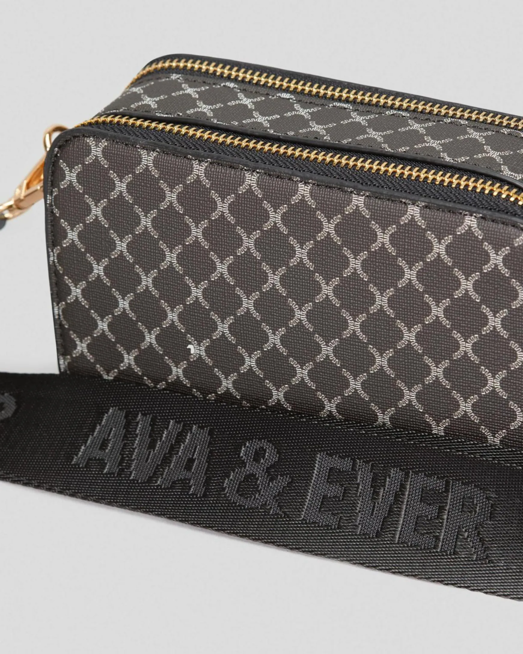 Ashlyn Crossbody Bag