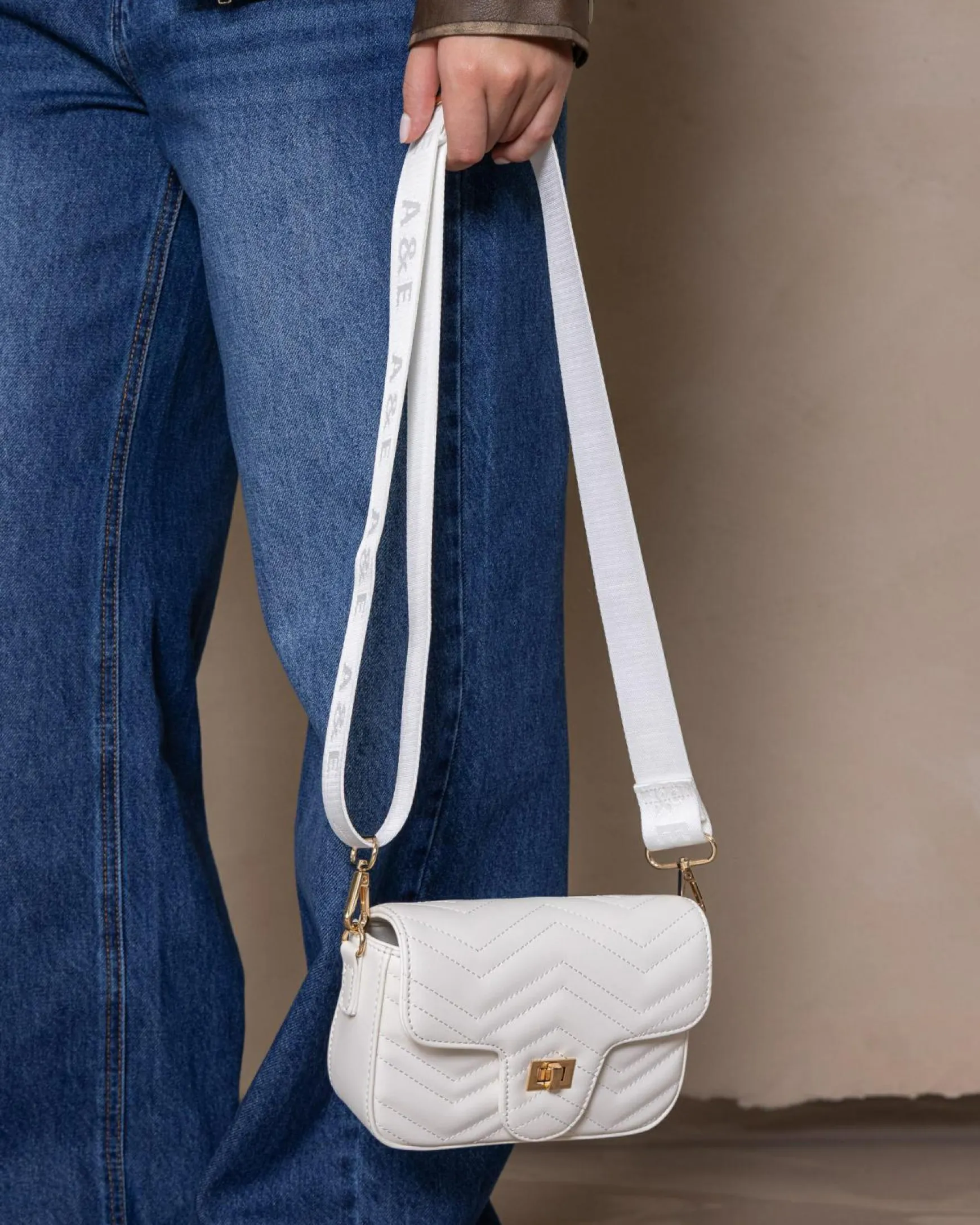 Cely Cross Body Bag