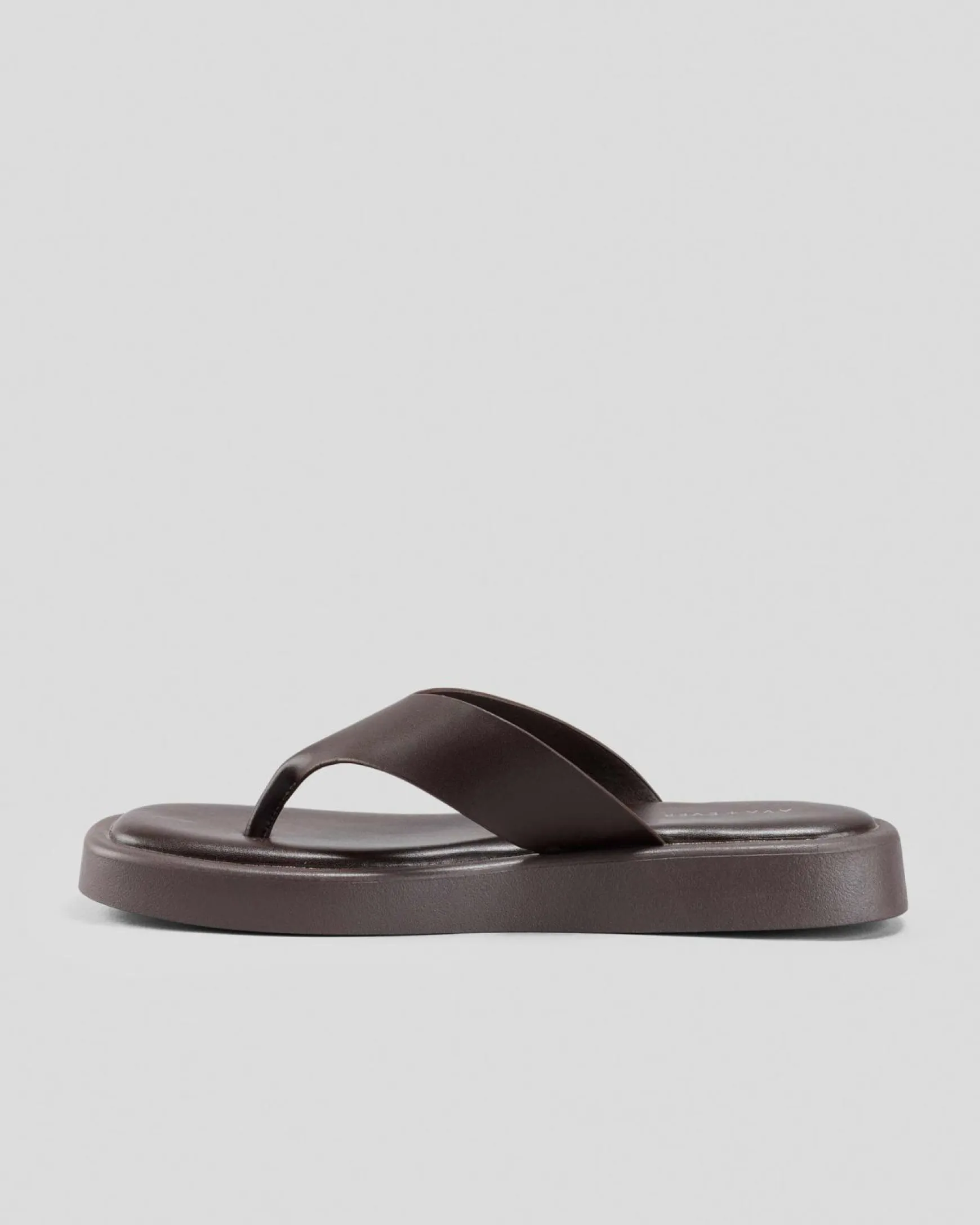 Kai Thong Sandals