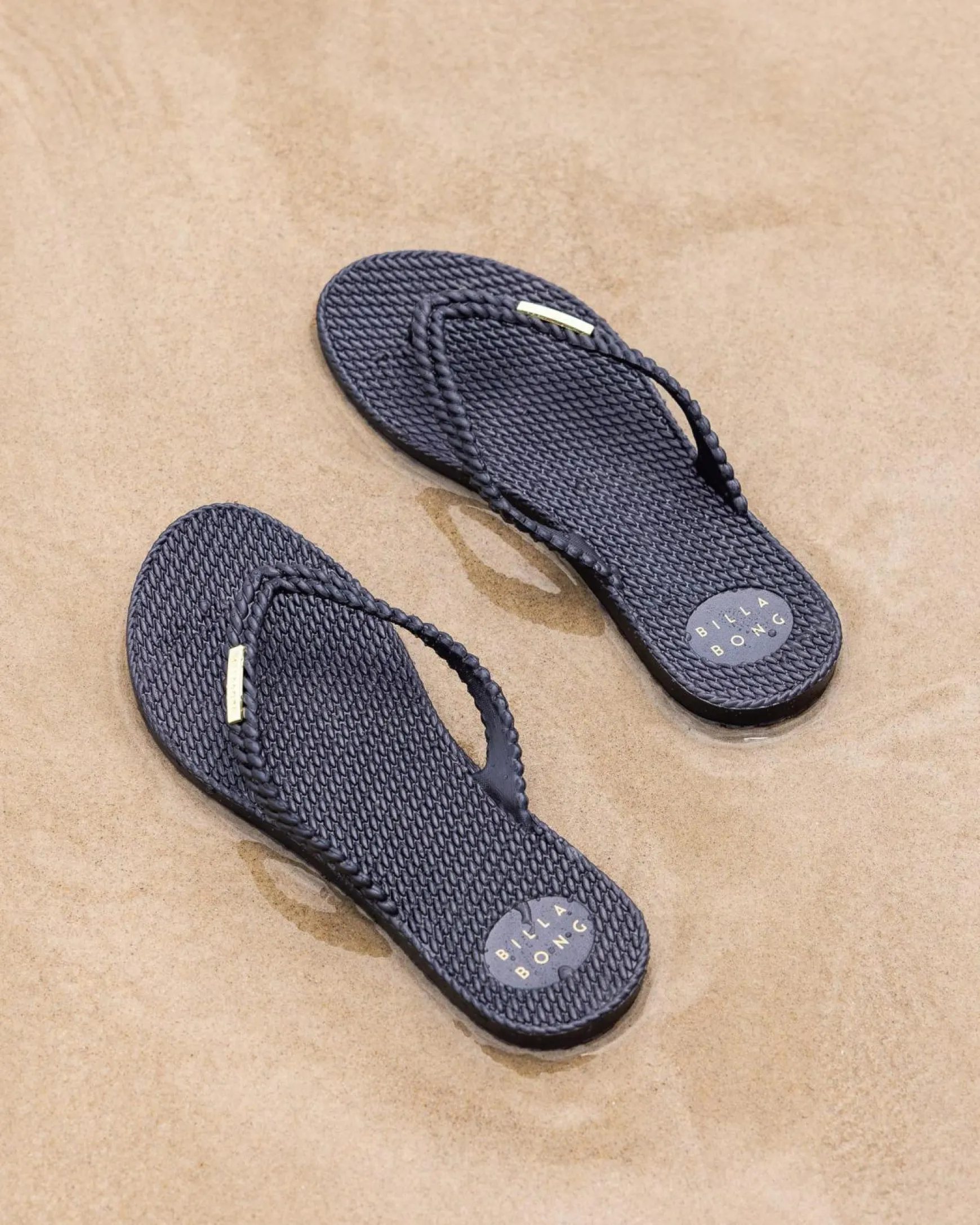 Kick Back Metallic Thongs