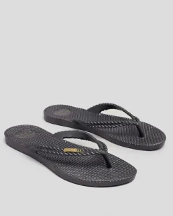 Kick Back Metallic Thongs