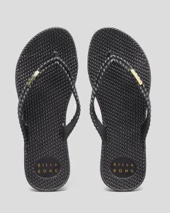 Kick Back Metallic Thongs