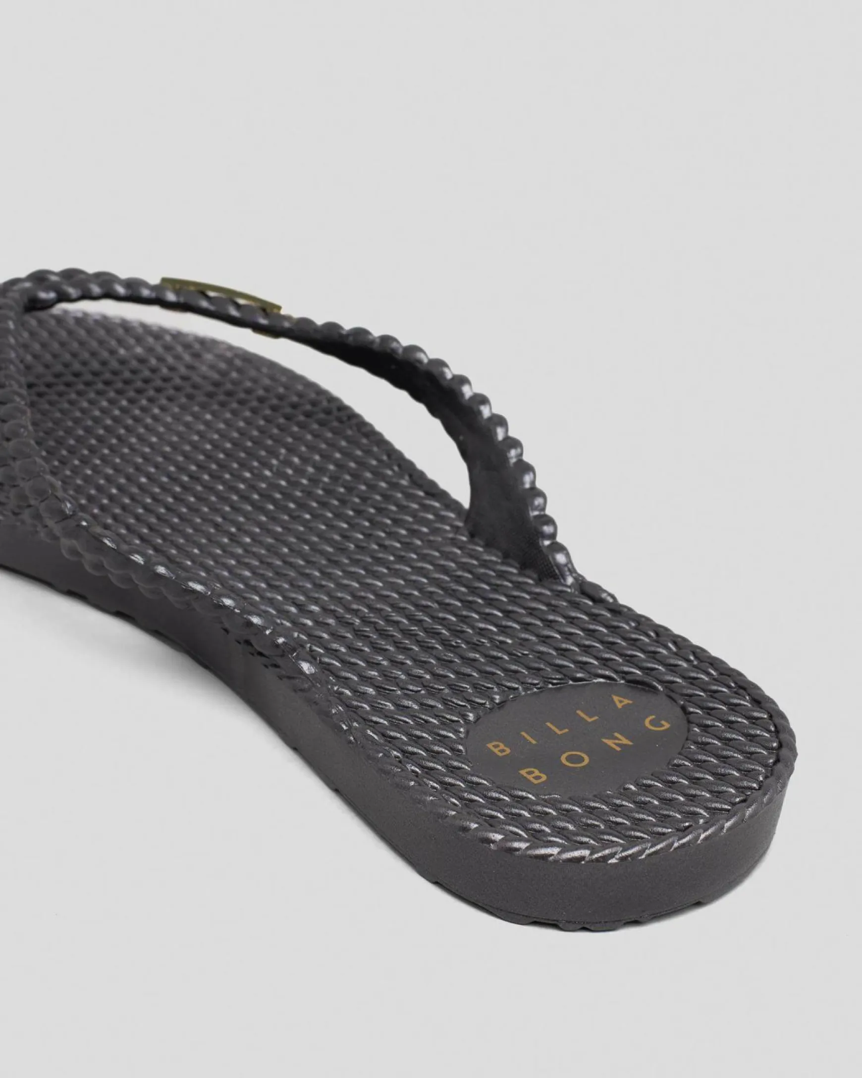Kick Back Metallic Thongs