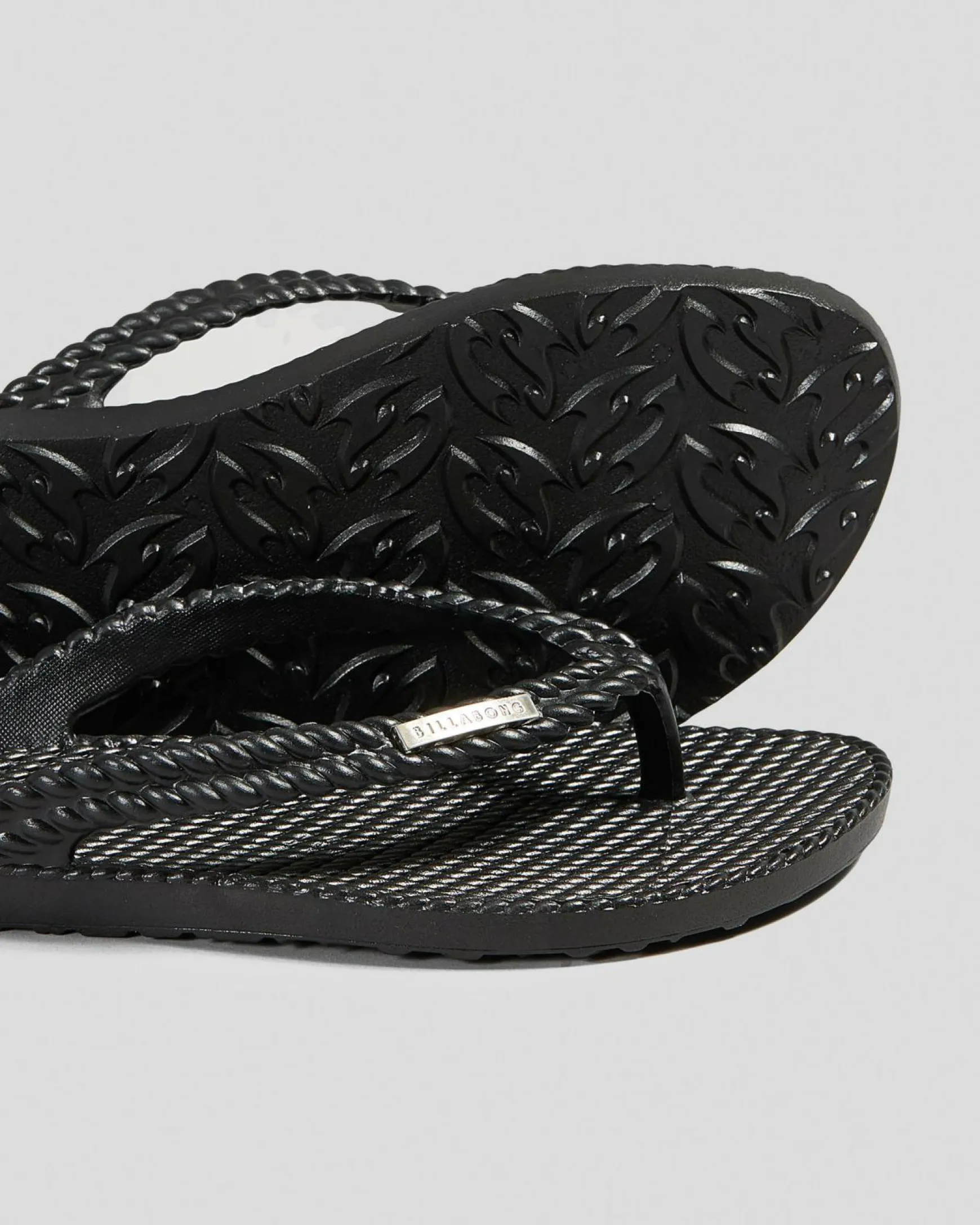 Kick Back Thongs