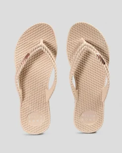 Kick Back Thongs