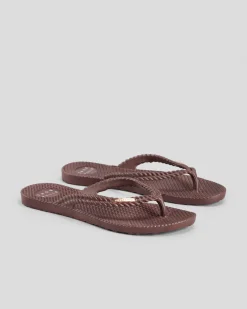 Kick Back Thongs