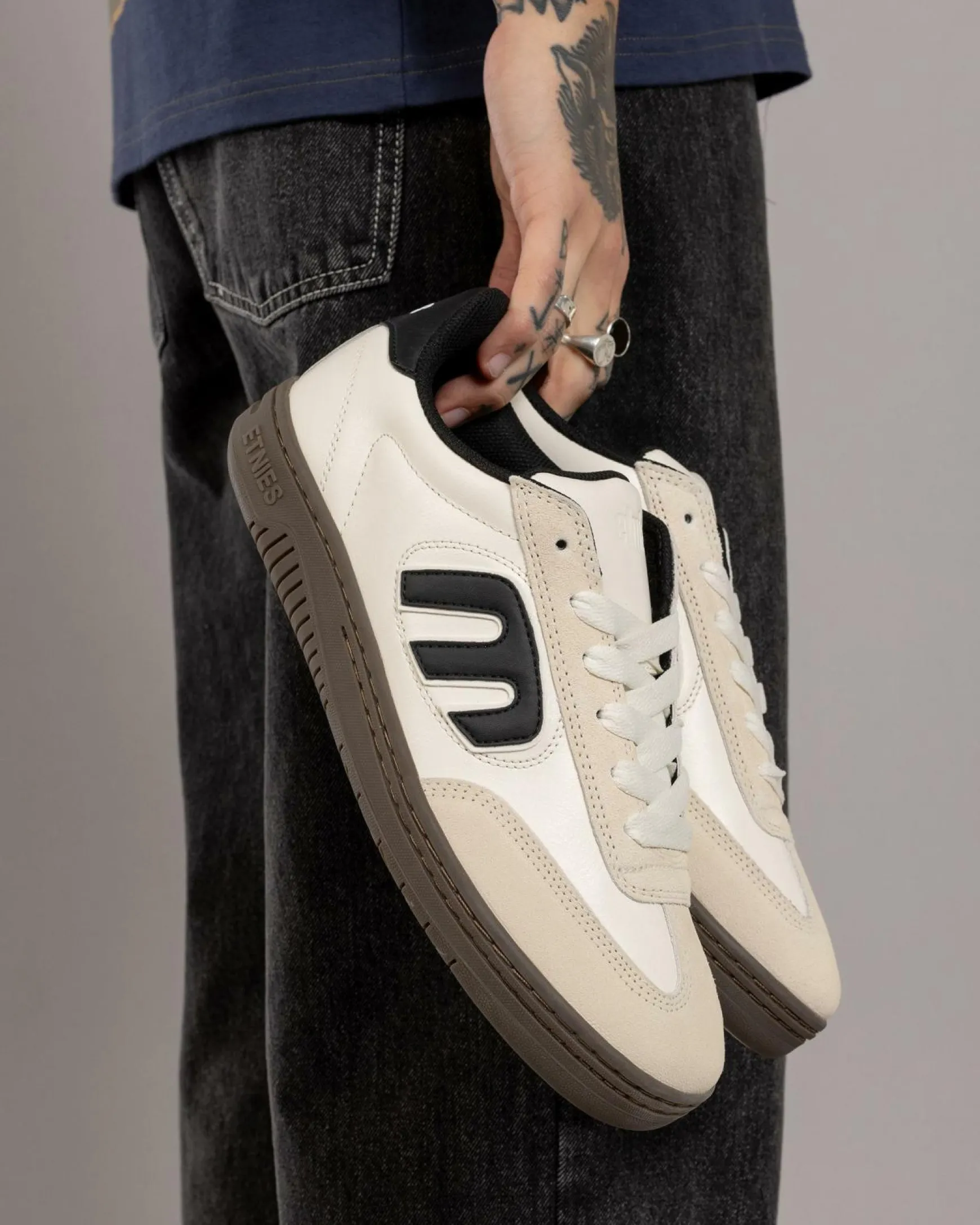 Lo-Cut Shoes