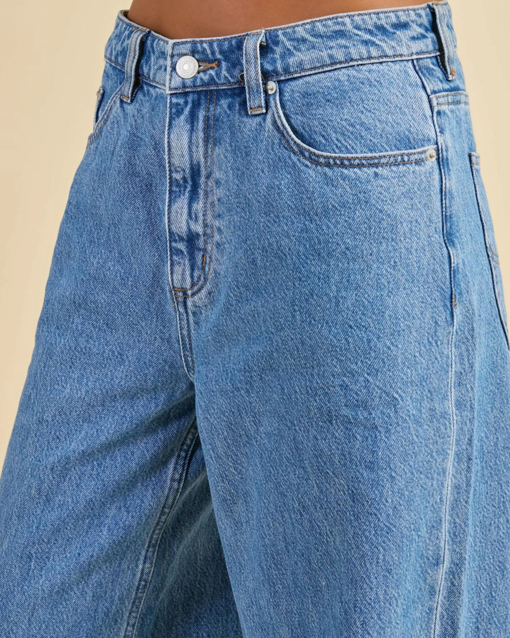 Mid Slouch Jeans