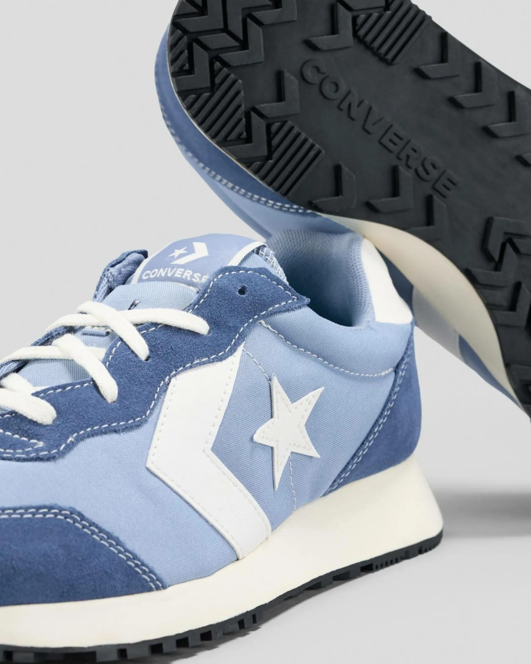 Omega Trainer Shoes