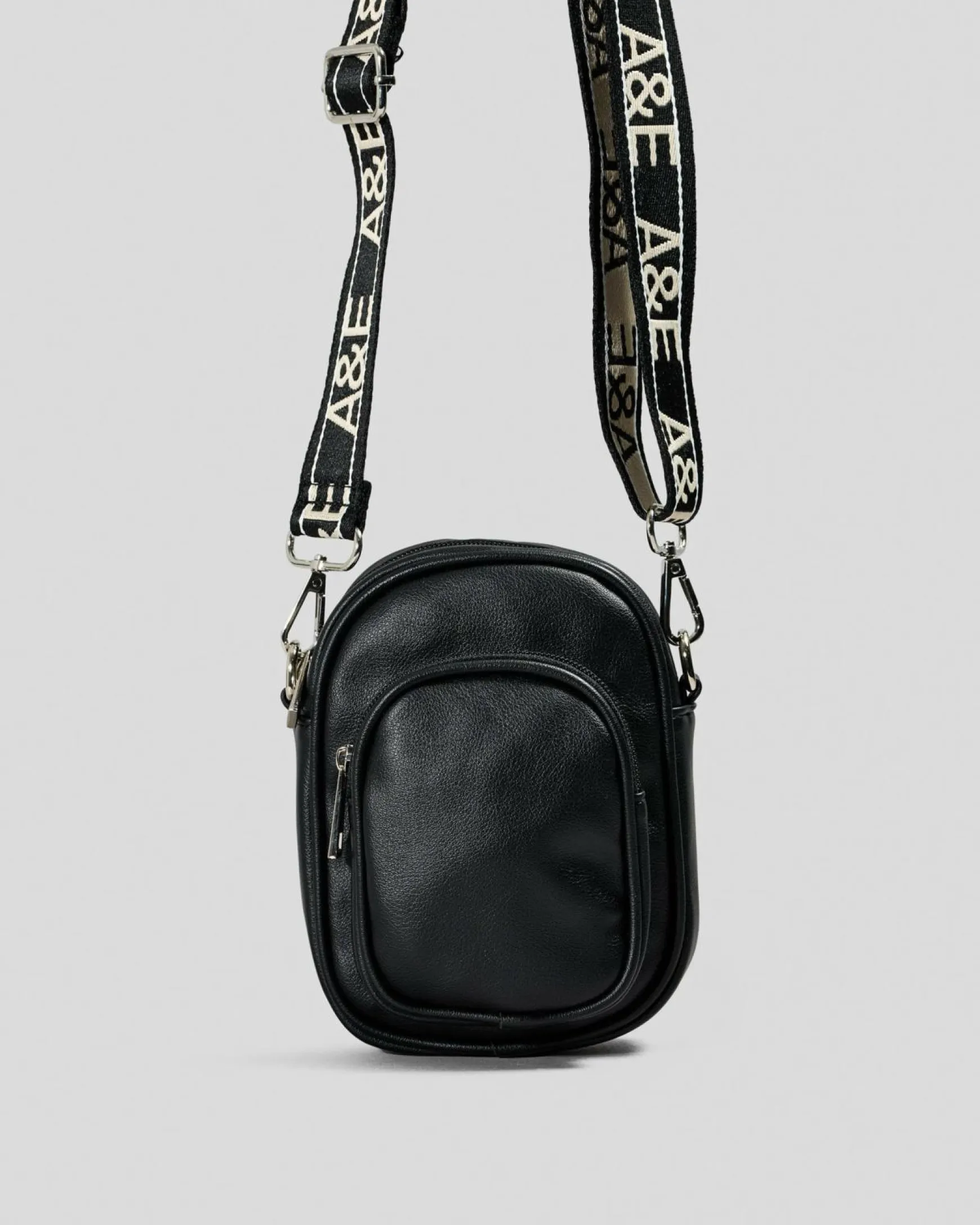 Onyx Messenger Bag