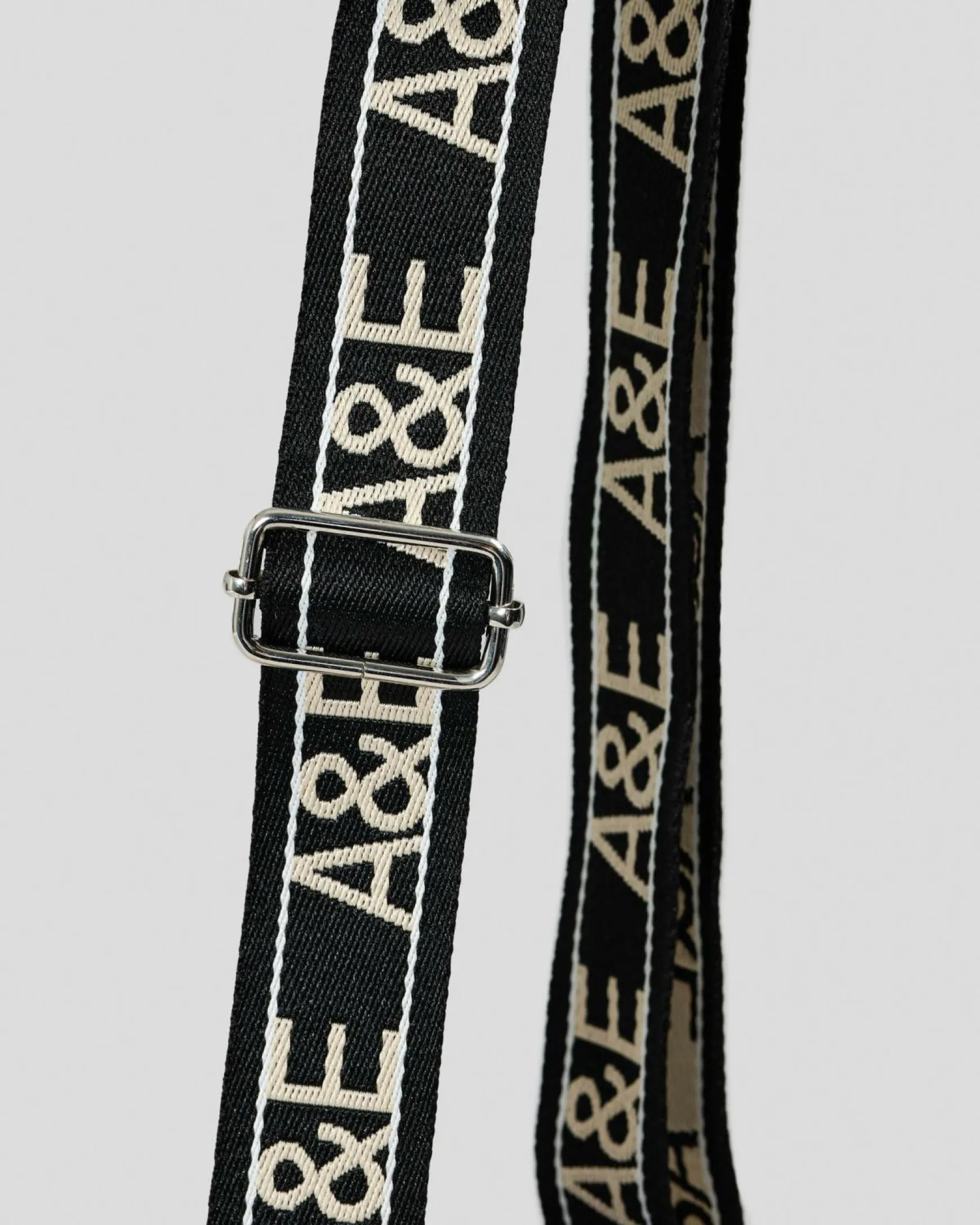 Onyx Messenger Bag