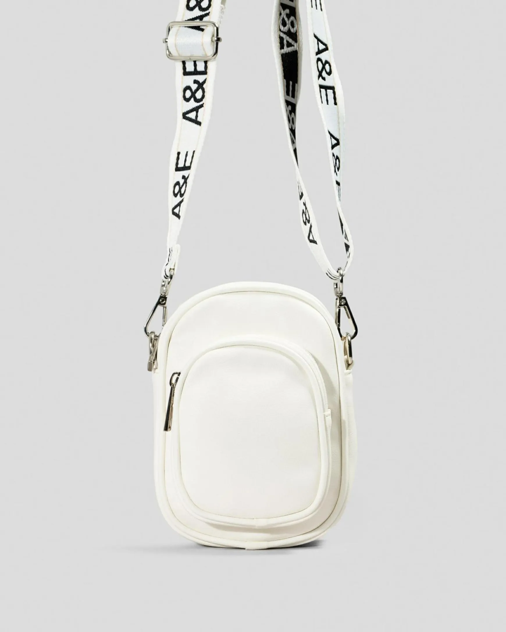 Onyx Messenger Bag