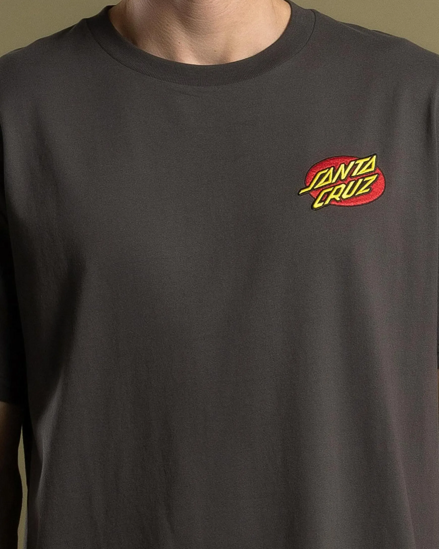 Oval Dot Chest T-Shirt