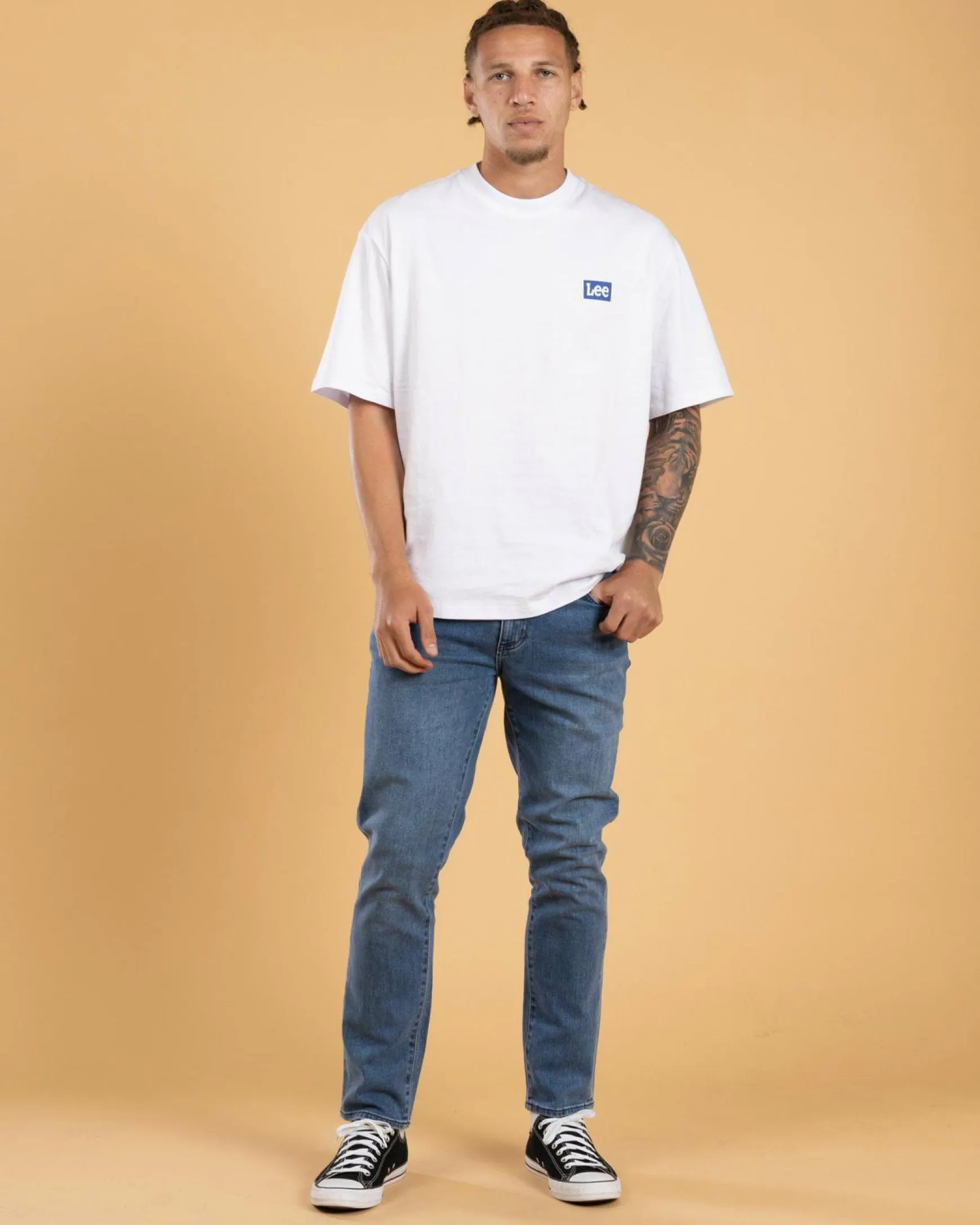 R4 Taper Jeans