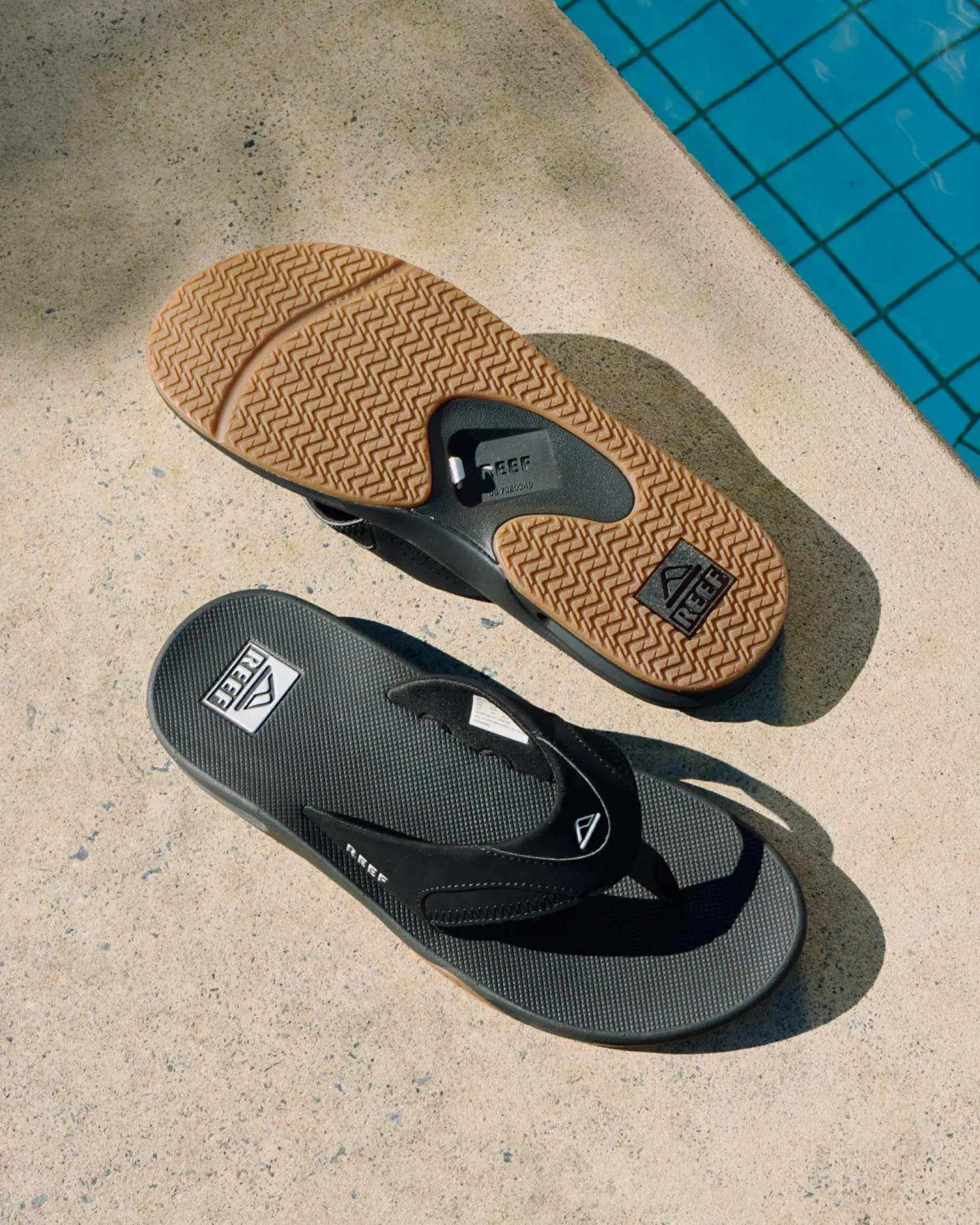 Reef Fanning Thongs