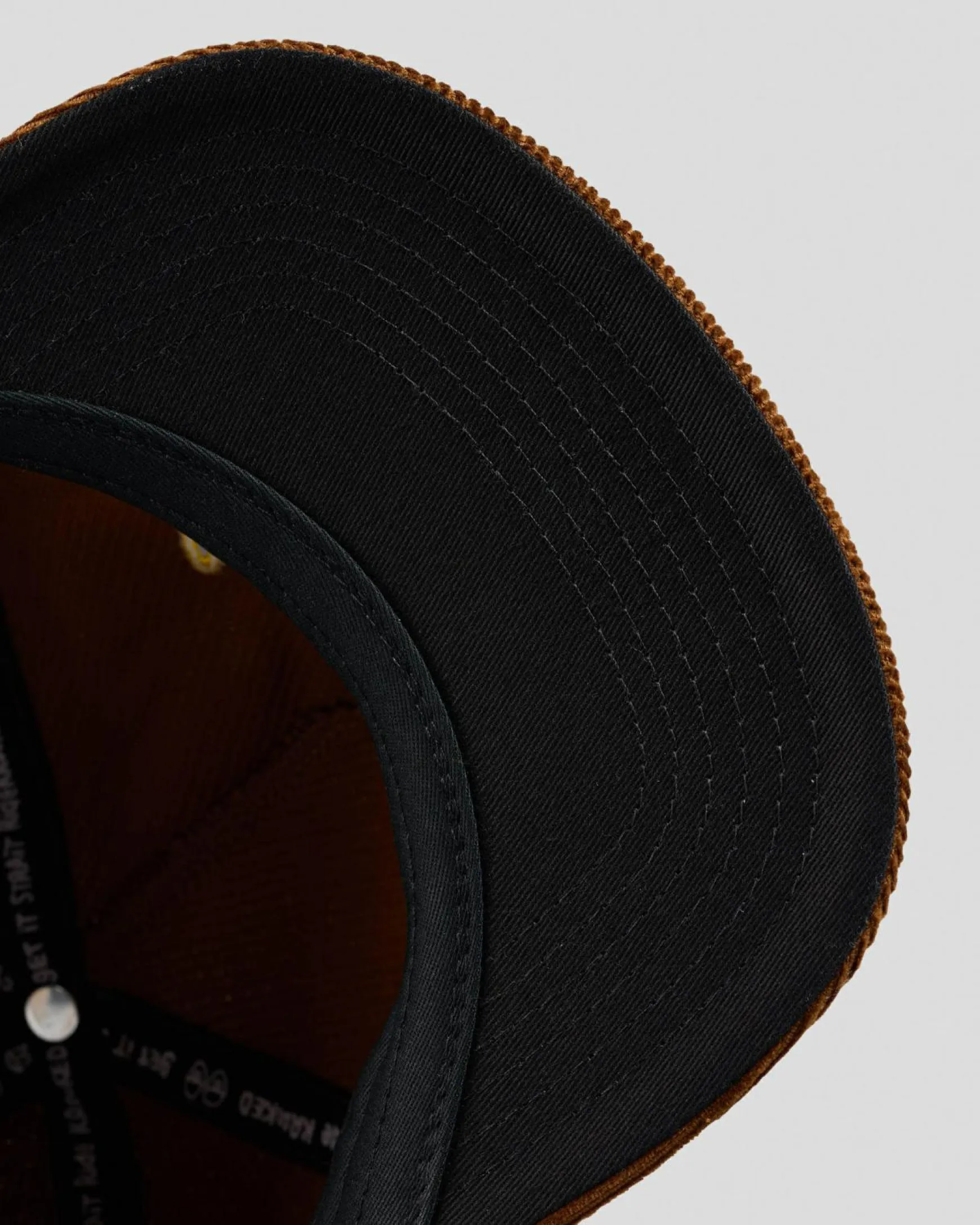 Skript Snapback Cap