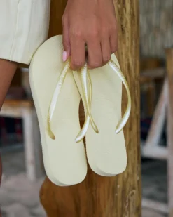 Slim Basic Thongs
