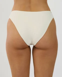 Sunkissed Diver Hike Bikini Bottom