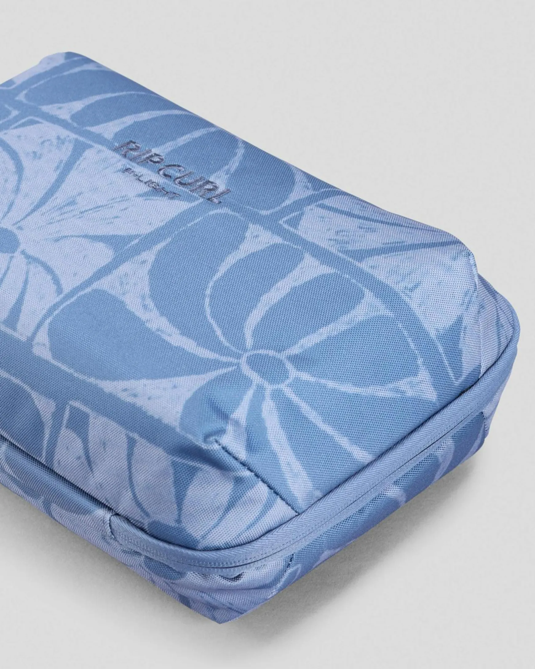Ultimate F-Light Makeup Case