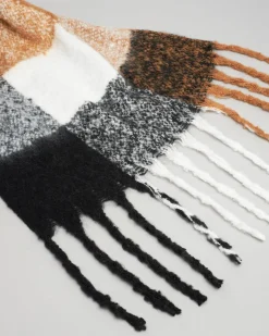 Valour Scarf